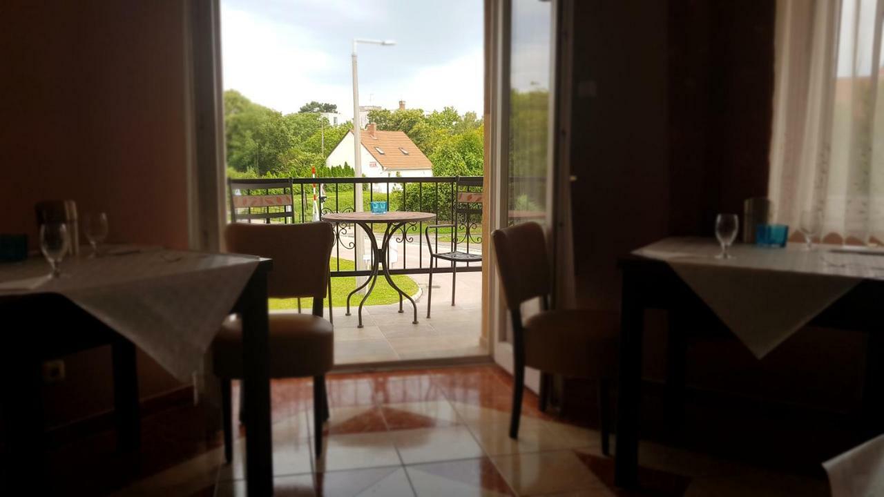 Sunrise Apartmanhaz בית הארחה 2*